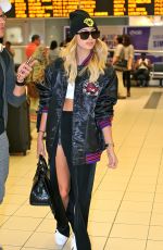 HAILEY BALDWIN at Toronto Pearson International Airport 06/18/2016