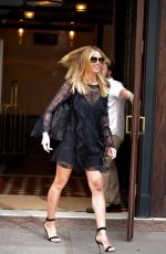 HEIDI KLUM Leaves Her Hotel in New York 06/17/2016