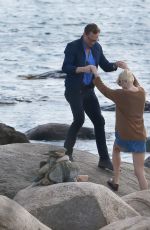 TAYLOR SWIFT and Tom Hiddleston at the Beach in Rhode Island 06/14/2016