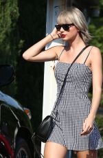 TAYLOR SWIFT Out and About in Nashville 06/23/2016