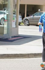 JENNIFER GARNER Out and About in Beverly Hills 06/07/2016