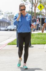 JENNIFER GARNER Out and About in Beverly Hills 06/07/2016