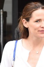 JENNIFER GARNER Out and About in Pacific Palisades 06/12/2016