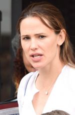 JENNIFER GARNER Out and About in Pacific Palisades 06/12/2016