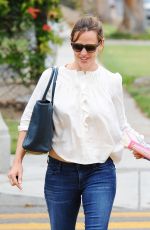 JENNIFER GARNER Out and About in Santa Monica 06/09/2016