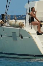KATE HUDSON, GOLDIE HAWN and AMY SCHUMER at a Yacht in Hawaii 05/29/2016