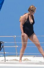 KATE HUDSON, GOLDIE HAWN and AMY SCHUMER at a Yacht in Hawaii 05/29/2016