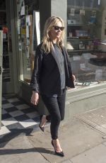 KATE MOSS Leaves Manolo Blahnik Store in Chelsea 06/18/2016