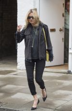 KATE MOSS Leaves Manolo Blahnik Store in Chelsea 06/18/2016