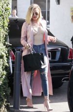KHLOE KARDASHIAN Leaves Casa Vega in Sherman Oaks 06/08/2016