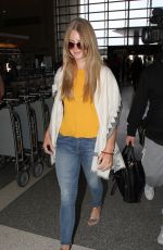 LANA DEL REY at Los Angeles International Airport 06/01/2016