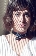 LIZZY CAPLAN in Rhapsody Magazine, June 2016 Issue