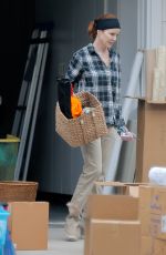 MARCIA CROSS Cleans Her House in Santa Monica 06/02/2016