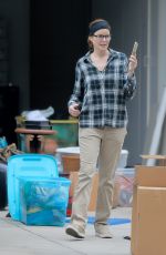 MARCIA CROSS Cleans Her House in Santa Monica 06/02/2016