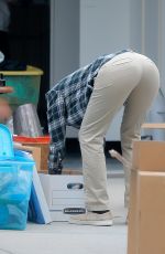MARCIA CROSS Cleans Her House in Santa Monica 06/02/2016