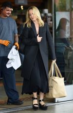 MENA SUVARI Shopping at Erewhon Natural Foods in Los Angeles 06/09/2016