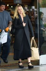 MENA SUVARI Shopping at Erewhon Natural Foods in Los Angeles 06/09/2016
