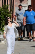 MONICA BELLUCCI on the Set of 