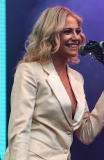 PIXIE LOTT at Breakfast at Tiffany