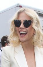 PIXIE LOTT at Breakfast at Tiffany