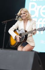 PIXIE LOTT at Breakfast at Tiffany