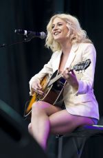 PIXIE LOTT at Breakfast at Tiffany