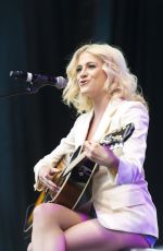PIXIE LOTT at Breakfast at Tiffany