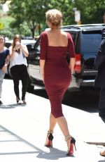 Pregnang BLAKE LIVELY Leaves Her Hotel in New York 06/21/2016