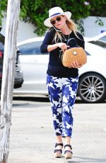 REESE WITHERSPOON Out and About in Los Angeles 06/10/2016