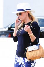 REESE WITHERSPOON Out and About in Los Angeles 06/10/2016