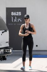 ROSIE HUNTINGTON-WHITELEY Leaves a Gym in Los Angeles 06/02/2016