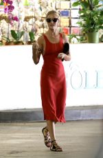ROSIE HUNTINGTON-WHITELEY Out Shopping in Beverly Hills 06/25/2016