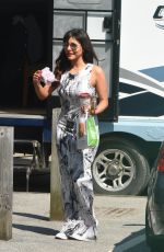 ROXANNE PALLETT on the Set of 