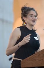 SHAILENE WOODLEY at Bernie Sanders