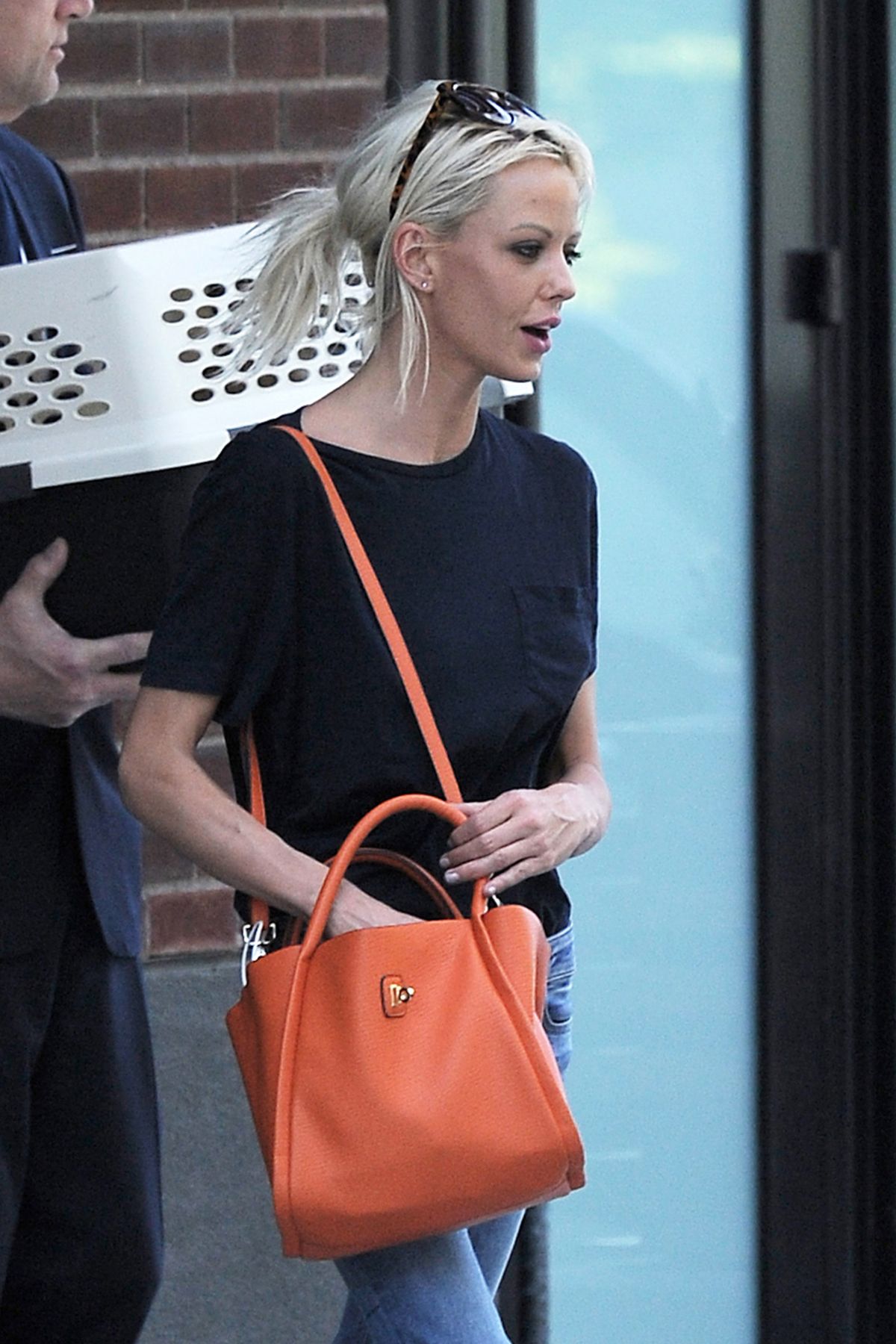SHANA WALL Out and About in Manhattan 06/07/2016 SHANA WALL Out and About in Manhattan 06/07/2016
