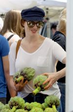 ANNE HATHAWAY Out Shopping in Los Angeles 07/27/2016