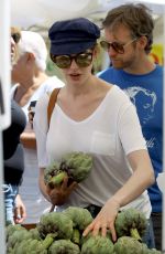 ANNE HATHAWAY Out Shopping in Los Angeles 07/27/2016