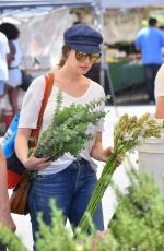 ANNE HATHAWAY Out Shopping in Los Angeles 07/27/2016