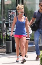 BRITNEY SPEARS Shopping at Sephora in Westlake Village 07/30/2016