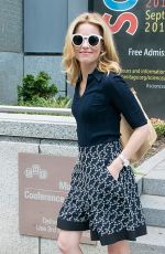 ELIZABETH BANKS Leaves Chemical Heritage Foundation Museum in Philadelphia 07/27/2016