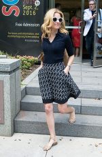 ELIZABETH BANKS Leaves Chemical Heritage Foundation Museum in Philadelphia 07/27/2016