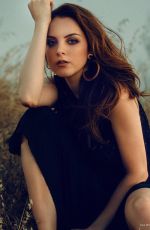 ELIZABETH GILLIES in Bello Magazine. #126 June 2016