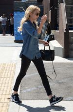 EMMA ROBERTS Out Shopping in Los Angeles 07/17/2016