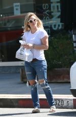 HILARY DUFF Shopping at Le Pain Quotidien in Los Angeles 07/26/2016