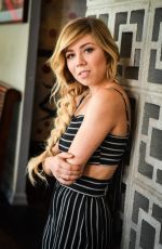 JENNETTE MCCURDY Promotes 
