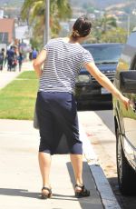 JENNIFER GARNER Leaves a Church in Brentwood 07/10/2016