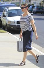 JENNIFER GARNER Leaves a Church in Brentwood 07/10/2016