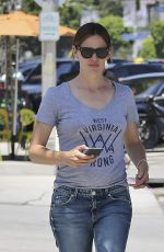 JENNIFER GARNER Out and About in Los Angeles 07/14/2016