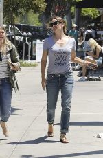 JENNIFER GARNER Out and About in Los Angeles 07/14/2016