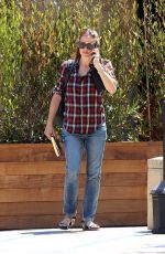 JENNIFER GARNER Out and About in Malibu 07/06/2016